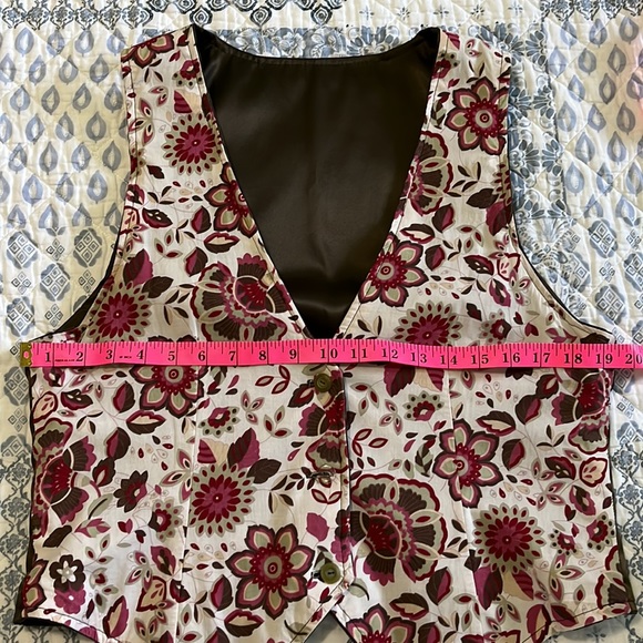 Handmade - Flower and Dark Olive Vest - Picture 4 of 5